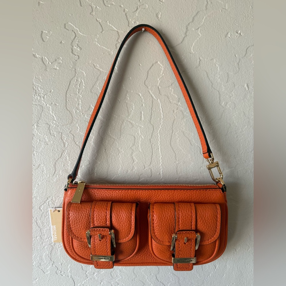 🆕 NWT Michael Kors Zoe Small Pebbled Leather Pochette in Orange Punch 🍊🧡